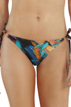 Load image into Gallery viewer, Gallery: Lua Morena Bottom Bottom Iguais Brinco Preto
