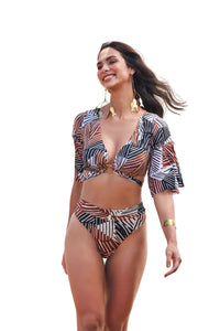 Model Front: Lua Morena Bottom Bottom Argola Arapiuns