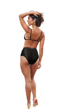 Load image into Gallery viewer, Model Back: Lua Morena Bottom Bottom Cinta Liso Preto
