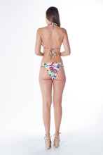 Carregar imagem no visualizador da galeria, Model Back: Lua Morena Bottom Bottom Cortinao Cos Frutal
