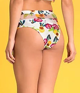 Model Back: Lua Morena Bottom Bottom Cropped Tule Frutal