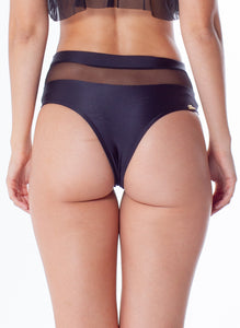 Model Back: Lua Morena Bottom Bottom Cropped Tule Preto