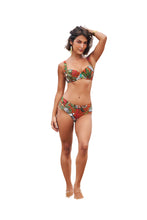 Load image into Gallery viewer, Model Front: Lua Morena Bottom Bottom Drapeada Larga Harpia Cobre
