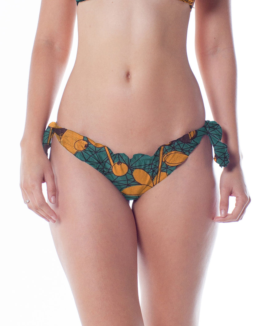 Model Front: Lua Morena Bottom Bottom Lua Ripple Rendeira