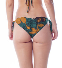 Carregar imagem no visualizador da galeria, Model Back: Lua Morena Bottom Bottom Lua Ripple Rendeira
