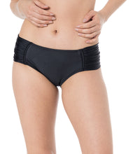 Load image into Gallery viewer, Gallery: Lua Morena Bottom Bottom Meia Drapeada Larga Liso Preto

