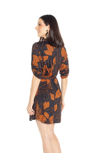 Model Back: Lua Morena Maxi Dresses Chemise Uv Folhagem Terra