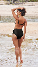 Load image into Gallery viewer, Model Back: Lua Morena Set Cinta Liso Preto
