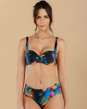 Load image into Gallery viewer, Gallery: Lua Morena Set Drapeada Larga Brinco Preto
