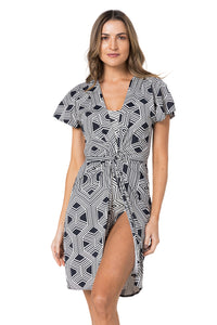 Model Front: Lua Morena Maxi Dresses Kimono Uv Grafismo Preto