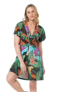Model Front: Lua Morena Maxi Dresses Kimono Uv Terra Vermelha