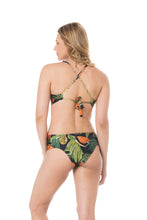 Load image into Gallery viewer, Model Back: Lua Morena Set Meia Drapeada Larga Caju

