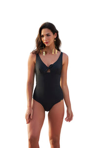 Model Front: Lua Morena One-Piece No Liso Preto