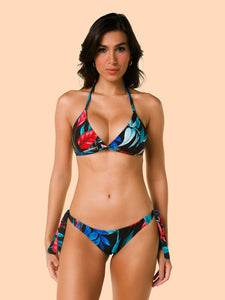 Model Front: Lua Morena Set Set Luau Triangulo Laco