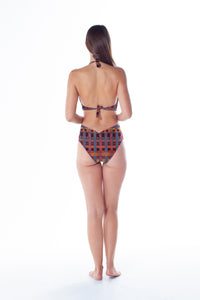 Model Back: Lua Morena One-Piece Sicilia Xingu