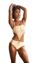 Carregar imagem no visualizador da galeria, Model Front: Lua Morena One-Piece Tipiti Off White

