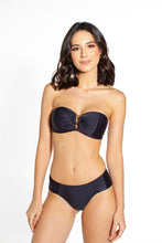 Load image into Gallery viewer, Model Front: Lua Morena Top Top Argola Preto
