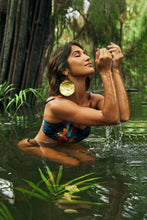 Load image into Gallery viewer, Image 04: Lua Morena Top Top Bandeau Brinco Preto

