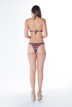 Load image into Gallery viewer, Model Back: Lua Morena Top Top Bolha Drape Xingu
