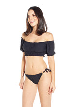 Load image into Gallery viewer, Model Front: Lua Morena Top Top Ciganinha Laise Preto
