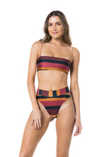 Load image into Gallery viewer, Model Front: Lua Morena Top Top Corrente Granada
