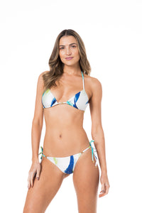 Model Front: Lua Morena Top Top Cortininha Rolote Vento