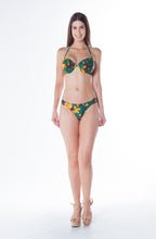 Carregar imagem no visualizador da galeria, Model Front: Lua Morena Top Top Drape Turbinado Rendeira
