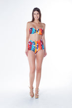 Load image into Gallery viewer, Model Front: Lua Morena Top Top Franzido Metal Dunas
