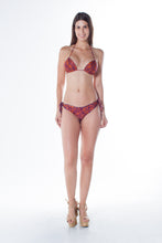 Load image into Gallery viewer, Model Front: Lua Morena Top Top Lua Ripple Jaguar
