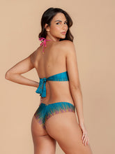 Load image into Gallery viewer, Model Back: Lua Morena Top Top Metal Saire

