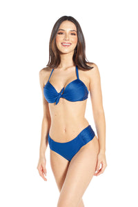 Model Front: Lua Morena Top Top Mt No Ceu Azul