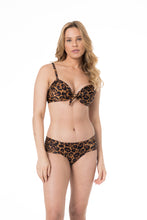Load image into Gallery viewer, Model Front: Lua Morena Top Top No Drapeada Media Onca
