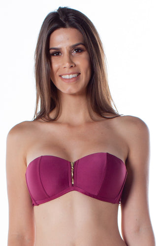 Model Front: Lua Morena Top Top Ziper Acai