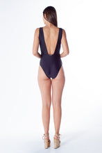 Load image into Gallery viewer, Model Back: Lua Morena One-Piece Transpasse Body Chain Preto

